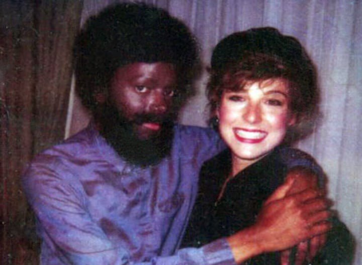 Фото из 70-х. Майкл Джексон, замаскированный до неузнаваемости, на свидании с первой любовью - Татум О'Нил