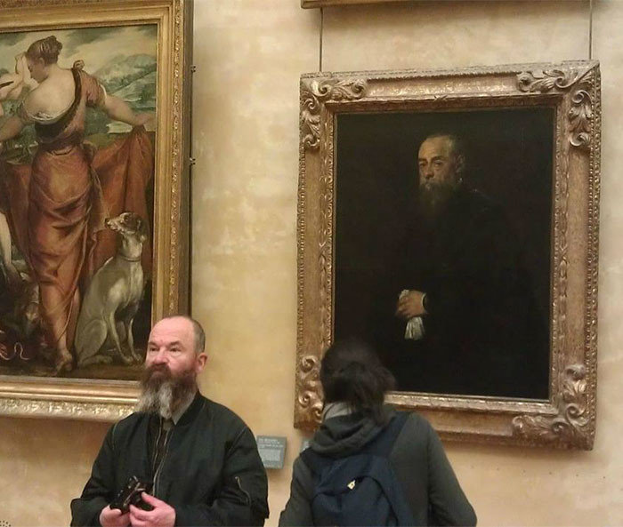 "Был в Лувре. И только собрался сфотографировать Мону Лизу, как мое внимание привлекло нечто необыкновенное"