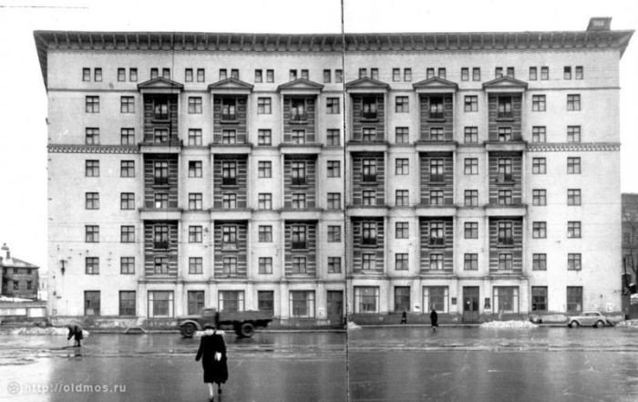Дом 38/40 по улице Чкалова. Фото 1950 года.