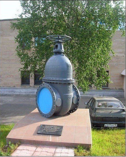 Памятник водопроводному крану. Петрозаводск