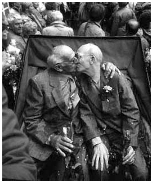 И одна из самых старых гей пар мира - пара из Дании, прожившие вместе 40 лет