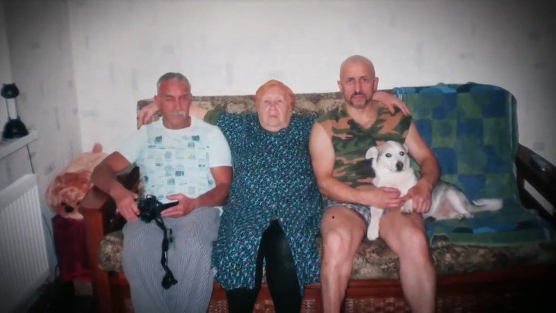Анатолий с любимыми родителями - Вячеславом Андреевичем и мамой (имени узнать не смог, простите)