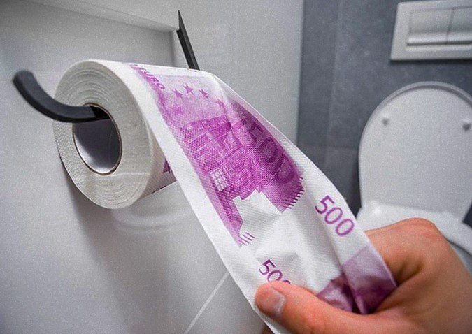 Грязные деньги: туалеты трех ресторанов и одного банка Женевы засорились купюрами по 500 евро