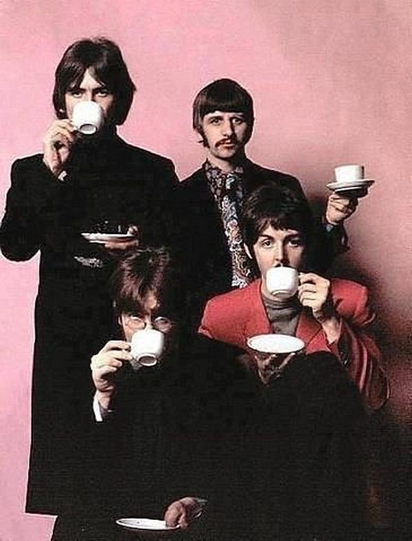 «The Beatles». Чаепитие по-британски.
