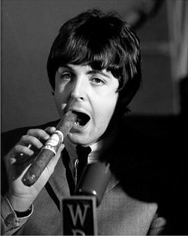 Пол на пресс-конференции Beatles в Миннеаполисе, 21 августа 1965 г. "Для меня лучшая сигара - это палка салями!"