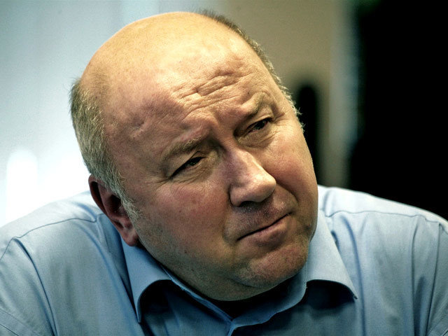 Александр Коржаков: Захожу к Ельцину и решаю с ним вопрос пистолетом из секретной кобуры на ноге