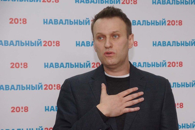 Велик телом, да мал делом: Навального высмеяли в Новосибирске