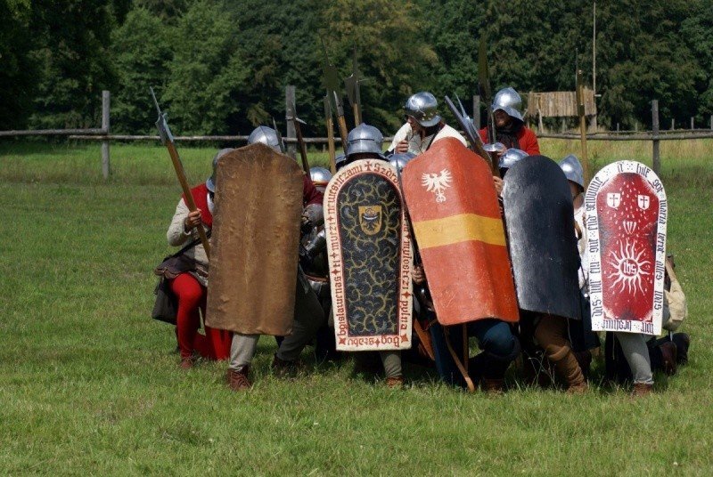 История средневековых щитов