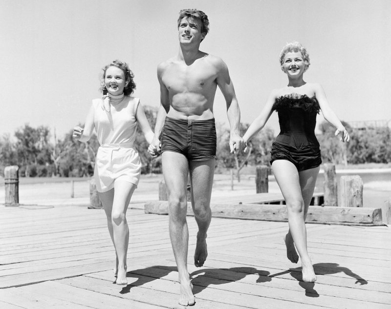 Молодой и горячий Клинт Иствуд  в 1956 году
