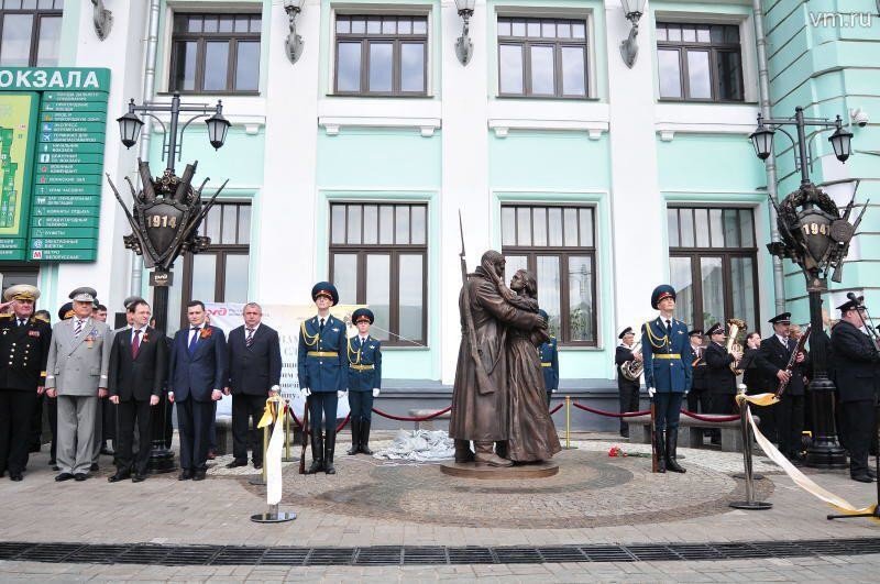 Один раз не *******, но у этого скульптора косяк на косяке