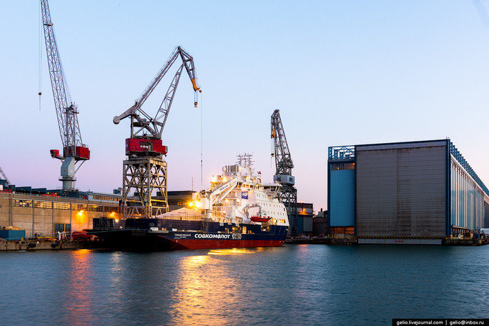 9. В декабре 2010 года Arctech Helsinki Shipyard вошла в состав «Объединённой судостроительной корпорации».