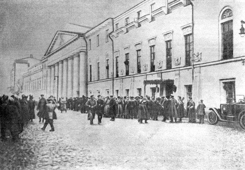Александровское военное училище, штаб антибольшевистских сил, в дни октябрьских событий