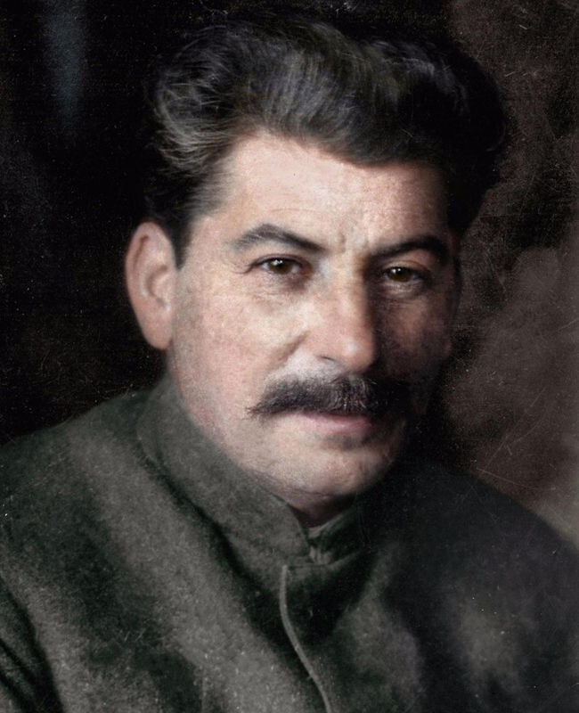 И. В. Сталин (1929) 1878–1953 Настоящая фамилия — Джугашвили. Российский революционер, советский политический, государственный, военный и партийный деятель, генералиссимус Советского Союза (1945)