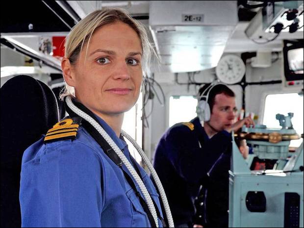 Первую в истории британского флота женщину — капитана корабля с позором выгнали со службы (за секс)