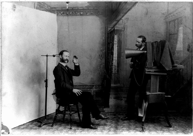 В студии фотографа 19 века
