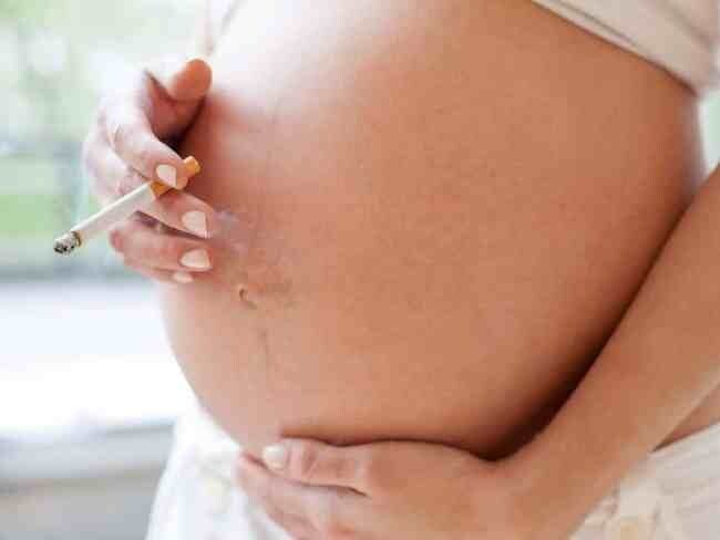Сигареты - хороший помощник от запора при беременности