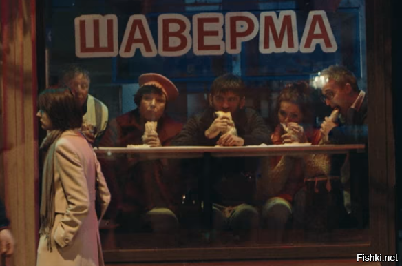 Я только сейчас заметил пасхалку (а может и флешбек) в клипах Ленинграда &quo...
