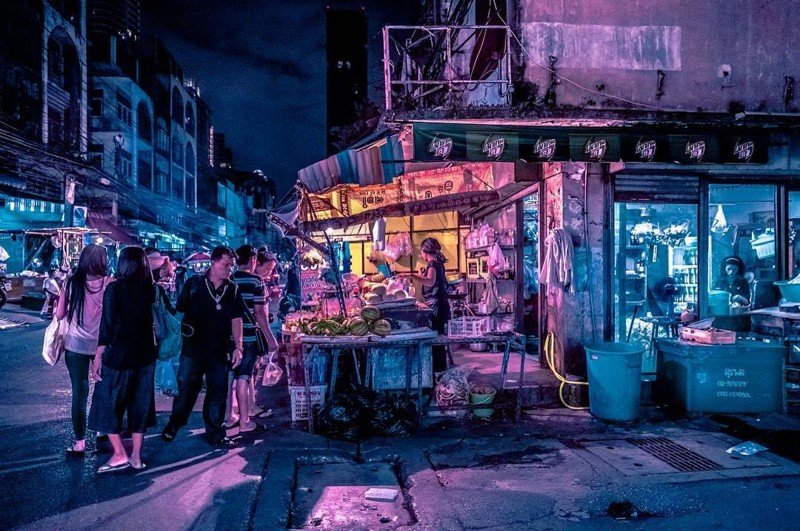 Неоновые улицы ночного Бангкока в фотографиях Хавьера Портелы