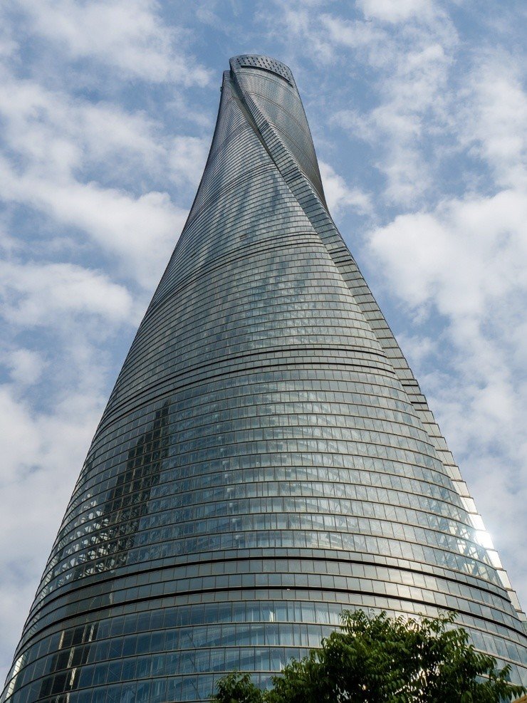 2   Шанхайская башня – 632 м