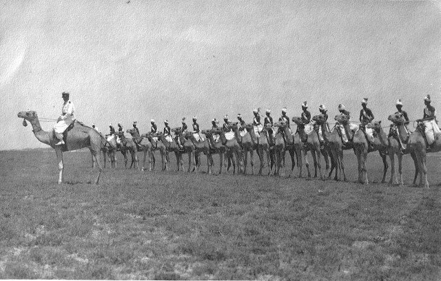 Дубаты (туземные солдаты, буквально — сомалийск. «белые тюрбаны») итальянских колониальных войск в Сомали, 1930-е годы