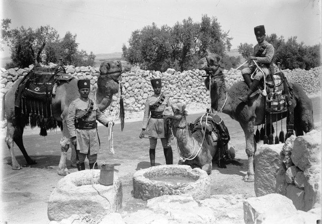 Пограничники Эмирата Трансиордания (современная Иордания) в составе Британского мандата в Палестине. Между 1934 и 1939 годами