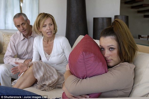 Австралийские ученые: риск развода выше в семьях с девочками-подростками