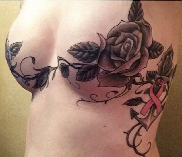 Девушка с удаленными молочными железами обзавелась татуировкой на груди