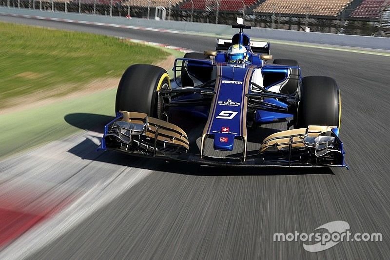 В этом году фанаты гоночной команды Sauber отмечают 25-летний юбилей участия в гонках F-1.