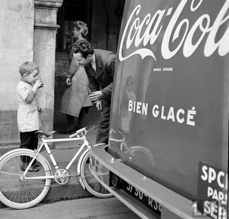 «LIFE»-фотоархив. "Кока-кола приходит во Францию"