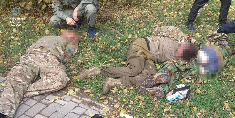 Избиение пьяными бойцами «Правого сектора»* женщины в Одессе