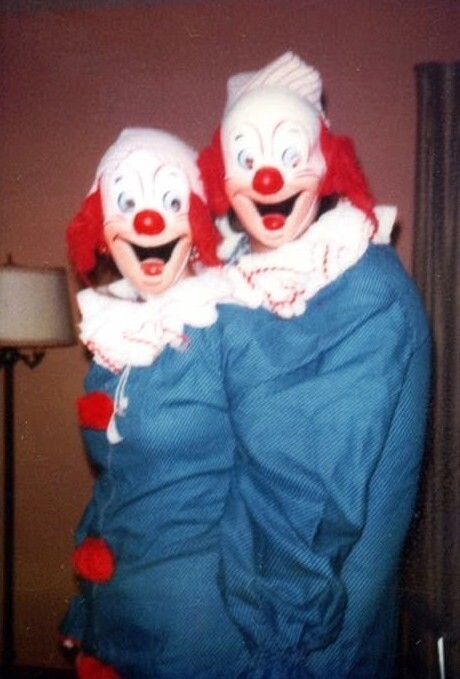 Клоуны-близнецы