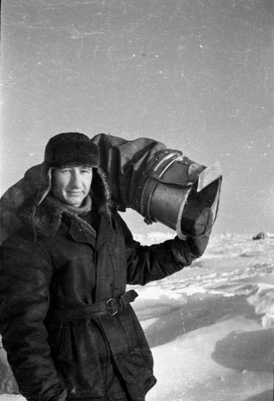 Советские исследователи на Северном Полюсе  