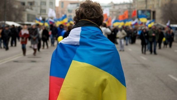 Украина ограничивает выезд на территорию России