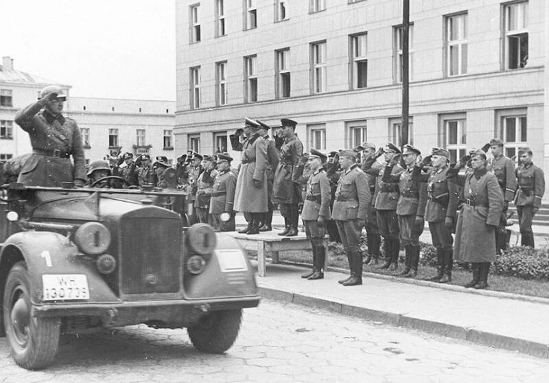 Ответы на вопросы. Парада в Бресте не было!