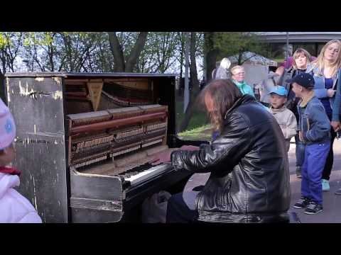 Уличный пианист, музыка для души! 