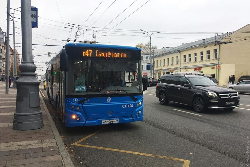 Ул москвы транспорт. Автобус б. Б/У московские автобусы. Автобус б Москва. Наземный транспорт садовое кольцо.