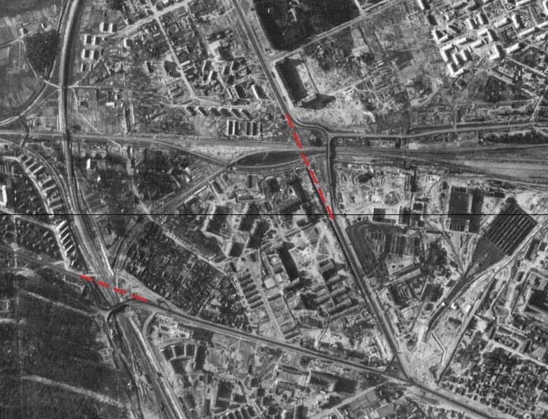 Очень хорошо видны изгибы траекторий Ленинградского и Волоколамского шоссе. Немецкая аэросъемка 1942 года.