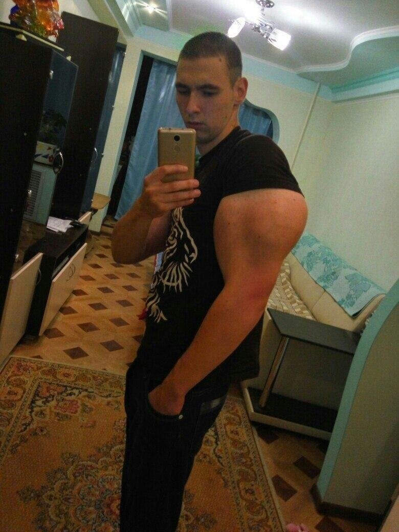 Супер мачо или чмо, слегка непонятно.