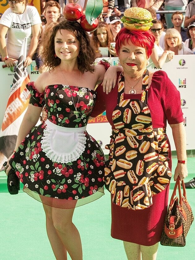 Наташа Королева и мама Людмила 