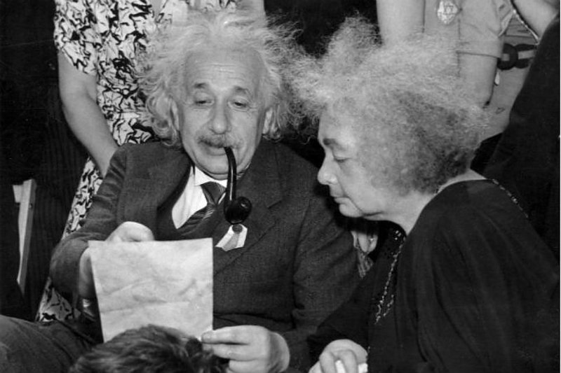 Рецепт счастья Альберта Эйнштейна ушел с молотка за $1,56 миллиона