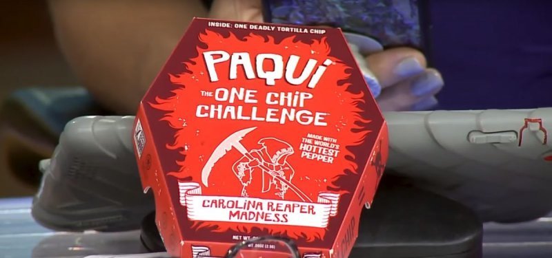  В США телеведущие съели чипсы с одним из самых острых в мире перцев и очень скоро пожалели об этом
