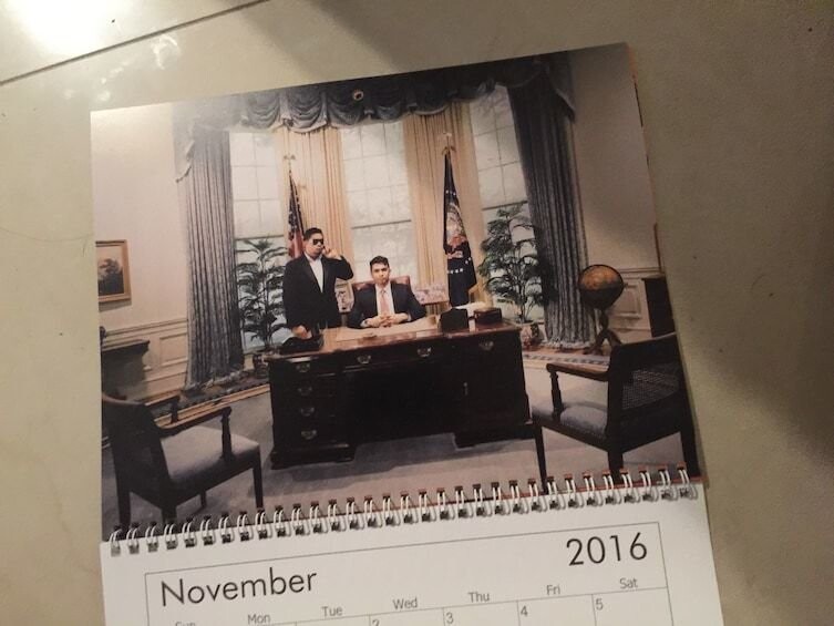 Календарь с твоим фото в Белом доме