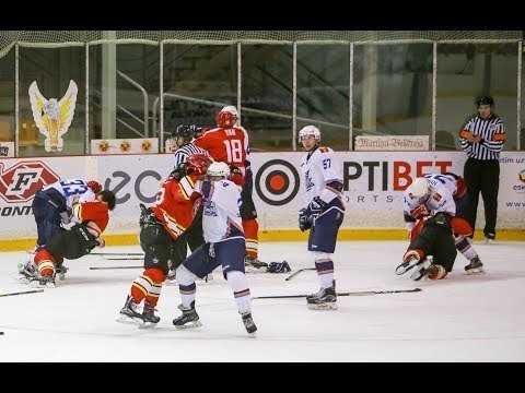 Российские и китайские хоккеисты устроили массовую драку во время матча МХЛ 