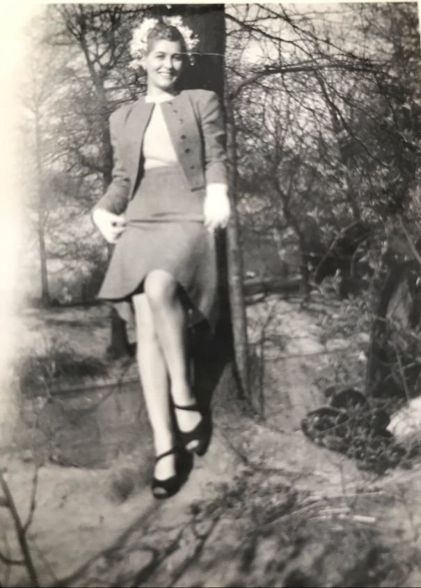 "Фото, которое бабушка послала дедушке в армию в 1943-м"