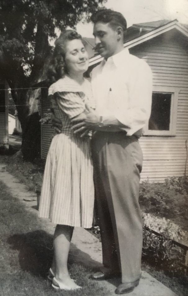 "Бабушка и дедушка влюблены. 1945 год"