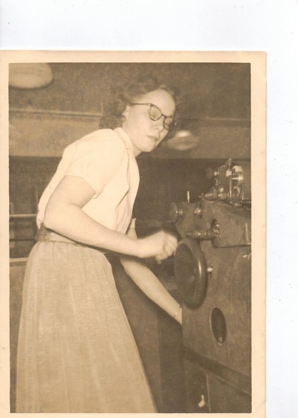 "Бабушка Роузи на работе во время Второй мировой"