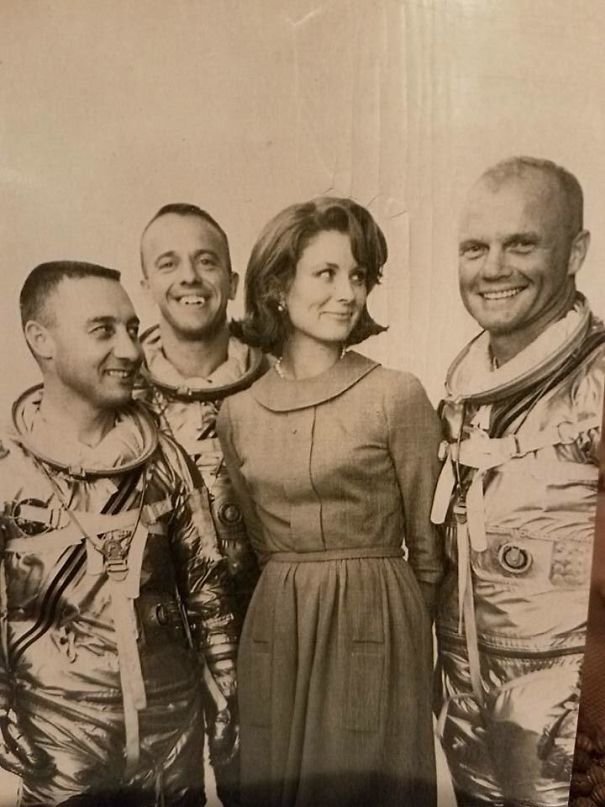"Моя бабушка с астронавтами Джоном Гленном, Гусом Гриссомом и Аланом Шепардом, 14 сентября 1959-го"