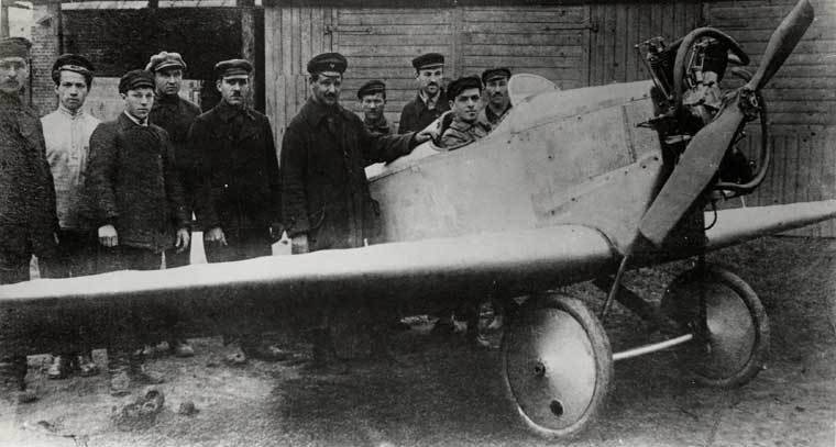 21.10.1923 совершил свой первый полёт самолёт АНТ-1 конструкции А.Н. Туполева.