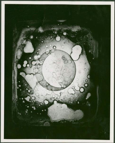 Первая в мире фотография Луны. Сделана через телескоп в Университете Нью-Йорка в 26 марта 1840 г.