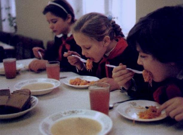 Кошмарная еда нашего детства, от которой даже взрослым становится плохо